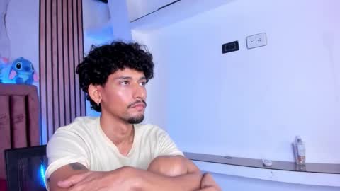 Snapshot of luca_wollf chatting on 12/01/25, 02:55 Luca online show from 12/01/25, 02:55