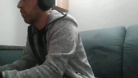 Snapshot of lucabeech88 chatting on 01/08/25, 08:07 Luca online show from 01/08/25, 08:07