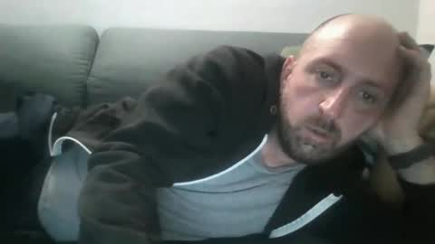 Snapshot of lucabeech88 chatting on 10/03/25, 08:50 Luca online show from 10/03/25, 08:50