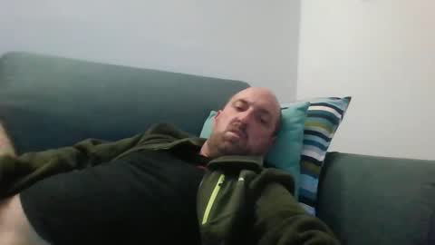 Snapshot of lucabeech88 chatting on 10/28/25, 08:44 Luca online show from 10/28/25, 08:44