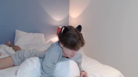 Snapshot of lucacharm chatting on 12/23/24, 04:33 lucacharm online show from 12/23/24, 04:33