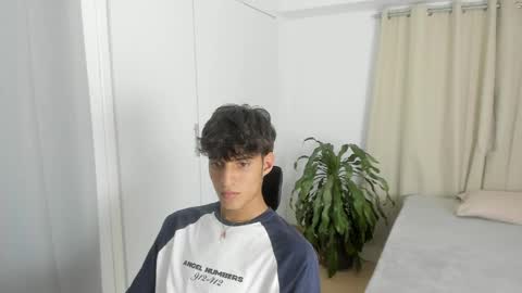 lucacosta19 online show from 05/08/26, 07:41