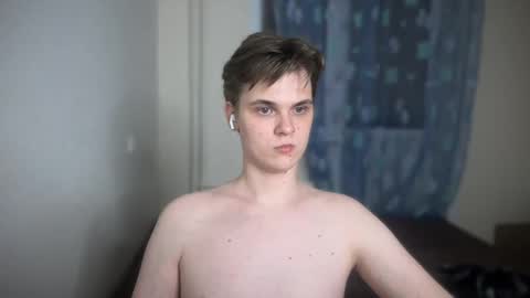 Snapshot of lucas_dany chatting on 12/15/24, 11:53 Lucas Gill online show from 12/15/24, 11:53