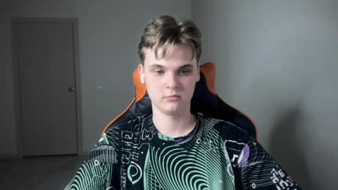 Snapshot of lucas_dany chatting on 01/06/25, 11:31 Lucas Gill online show from 01/06/25, 11:31