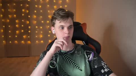 Snapshot of lucas_dany chatting on 01/08/25, 02:46 Lucas Gill online show from 01/08/25, 02:46