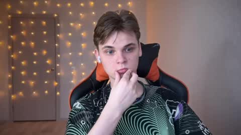 Snapshot of lucas_dany chatting on 01/10/25, 05:37 Lucas Gill online show from 01/10/25, 05:37