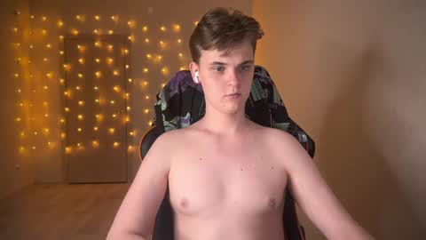 Snapshot of lucas_dany chatting on 01/12/25, 06:16 Lucas Gill online show from 01/12/25, 06:16