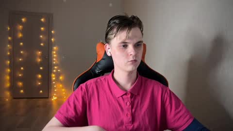 Snapshot of lucas_dany chatting on 01/18/25, 10:28 Lucas Gill online show from 01/18/25, 10:28