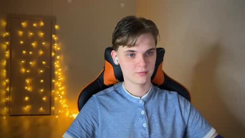 Snapshot of lucas_dany chatting on 01/28/25, 12:47 Lucas Gill online show from 01/28/25, 12:47