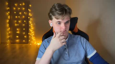 Snapshot of lucas_dany chatting on 01/28/25, 03:57 Lucas Gill online show from 01/28/25, 03:57