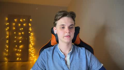 Snapshot of lucas_dany chatting on 01/29/25, 03:22 Lucas Gill online show from 01/29/25, 03:22