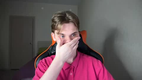 Snapshot of lucas_dany chatting on 02/24/25, 01:57 Lucas Gill online show from 02/24/25, 01:57