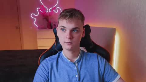 Snapshot of lucas_dany chatting on 09/10/25, 02:44 Lucas Gill online show from 09/10/25, 02:44