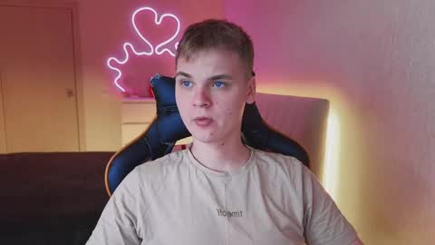 Snapshot of lucas_dany chatting on 09/17/25, 02:46 Lucas Gill online show from 09/17/25, 02:46