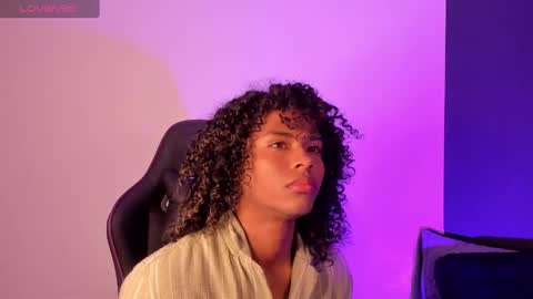 Snapshot of lucas_eevans07 chatting on 01/17/25, 03:43 online show from 01/17/25, 03:43