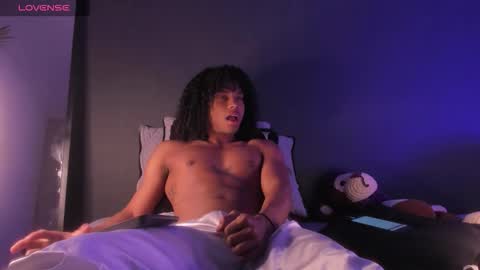 Snapshot of lucas_eevans07 chatting on 10/20/25, 01:06 online show from 10/20/25, 01:06