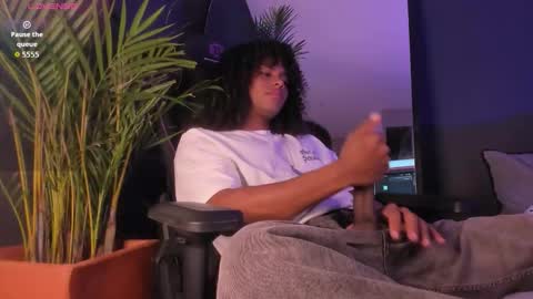 Snapshot of lucas_eevans07 chatting on 10/22/25, 02:17 online show from 10/22/25, 02:17