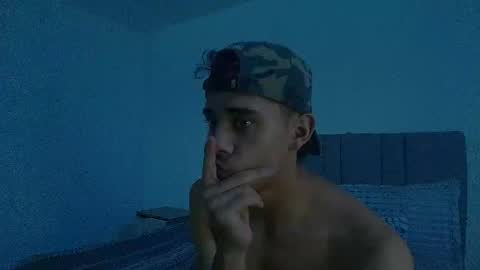 Snapshot of lucas_hernandez1 chatting on 05/26/26, 12:06 Lucas online show from 05/26/26, 12:06