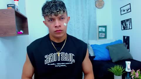 Lucas Luxx online show from 02/04/26, 12:22