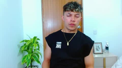 Lucas Luxx online show from 02/18/26, 04:14