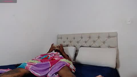 Snapshot of lucas_montesori chatting on 10/12/25, 04:33 Lucas Montesori online show from 10/12/25, 04:33