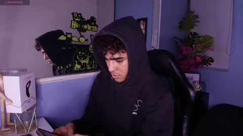 Snapshot of lucascarterr chatting on 10/01/25, 12:05 lucascarterr online show from 10/01/25, 12:05