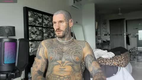 Snapshot of lucasexclusive chatting on 12/10/24, 07:37 lucasexclusive online show from 12/10/24, 07:37