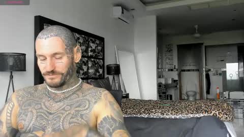 Snapshot of lucasexclusive chatting on 12/24/24, 09:28 lucasexclusive online show from 12/24/24, 09:28