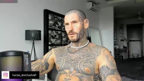 Snapshot of lucasexclusive chatting on 12/25/24, 04:44 lucasexclusive online show from 12/25/24, 04:44