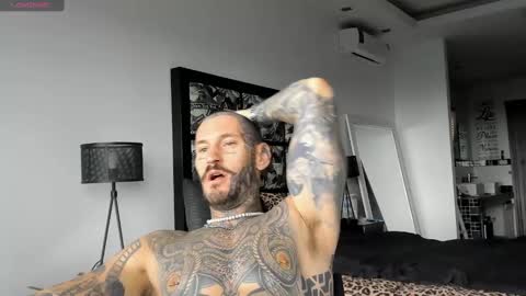 Snapshot of lucasexclusive chatting on 01/05/25, 07:17 lucasexclusive online show from 01/05/25, 07:17