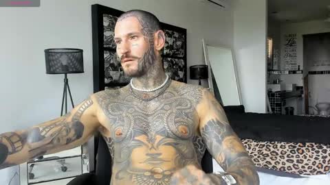 Snapshot of lucasexclusive chatting on 01/08/25, 04:02 lucasexclusive online show from 01/08/25, 04:02