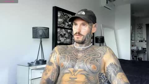 Snapshot of lucasexclusive chatting on 01/10/25, 07:04 lucasexclusive online show from 01/10/25, 07:04