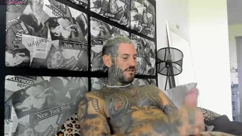 Snapshot of lucasexclusive chatting on 02/08/25, 08:31 lucasexclusive online show from 02/08/25, 08:31