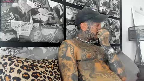 Snapshot of lucasexclusive chatting on 02/22/25, 05:12 lucasexclusive online show from 02/22/25, 05:12