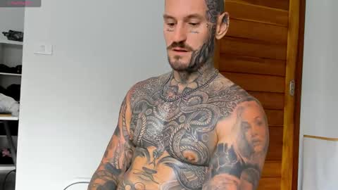 Snapshot of lucasexclusive chatting on 09/25/25, 08:40 lucasexclusive online show from 09/25/25, 08:40