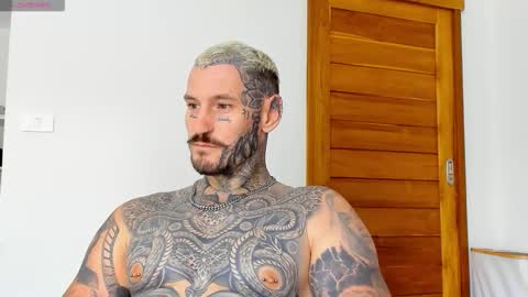 Snapshot of lucasexclusive chatting on 10/19/25, 05:41 lucasexclusive online show from 10/19/25, 05:41