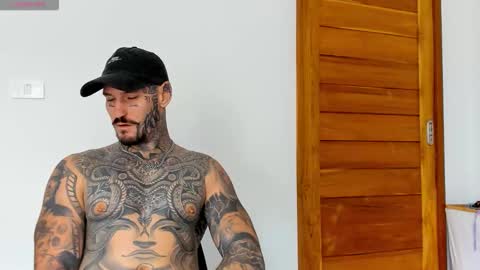 Snapshot of lucasexclusive chatting on 10/27/25, 06:50 lucasexclusive online show from 10/27/25, 06:50