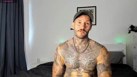 Snapshot of lucasexclusive chatting on 11/02/25, 07:11 lucasexclusive online show from 11/02/25, 07:11