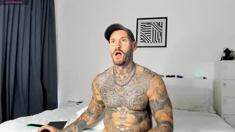 Snapshot of lucasexclusive chatting on 11/10/25, 06:34 lucasexclusive online show from 11/10/25, 06:34