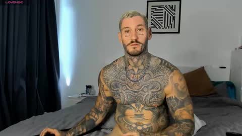 Snapshot of lucasexclusive chatting on 11/15/25, 06:44 lucasexclusive online show from 11/15/25, 06:44