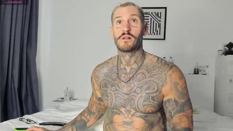 Snapshot of lucasexclusive chatting on 12/04/25, 10:13 lucasexclusive online show from 12/04/25, 10:13