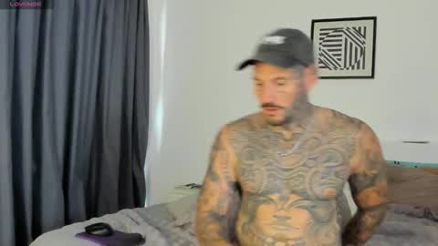 Snapshot of lucasexclusive chatting on 12/20/25, 05:25 lucasexclusive online show from 12/20/25, 05:25