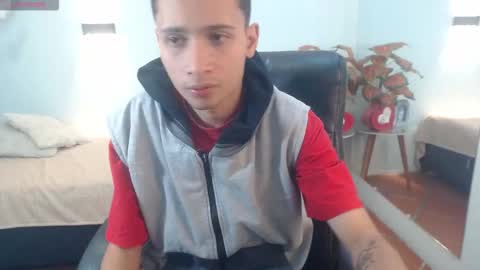 Snapshot of lucasssmith11 chatting on 11/30/25, 12:20 LucassSmith11 online show from 11/30/25, 12:20