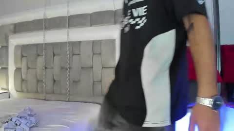 lucasthomson_ online show from 07/08/26, 03:55
