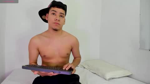 LUCAS TORREZ online show from 02/26/26, 02:10