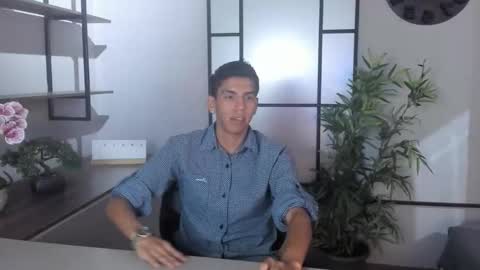 Snapshot of lucca_moreti chatting on 03/21/26, 03:44 Lucca Moreti online show from 03/21/26, 03:44