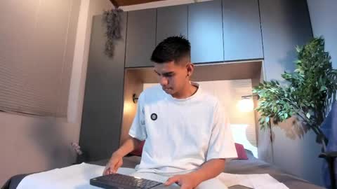 Lucca Moreti online show from 06/01/26, 03:41
