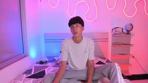 Luccas Ferreira online show from 10/27/25, 07:18