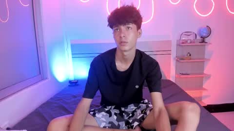 Luccas Ferreira online show from 11/04/25, 07:57