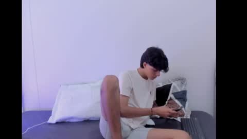 Luccas Ferreira online show from 04/22/26, 08:10